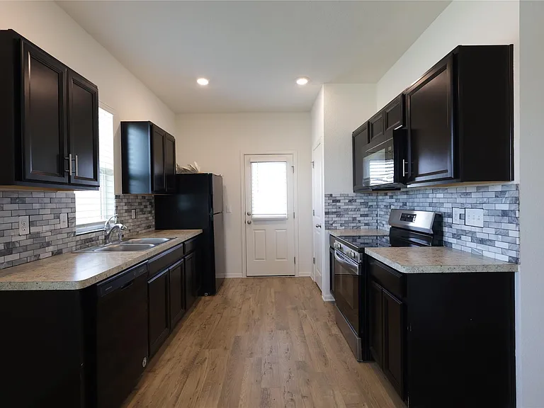 250 Seneca Loop — Photo 5