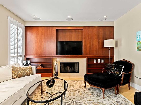 4th image of 1428 9th St NW