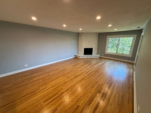 3rd image of 1365 N Sterling Ave #208B