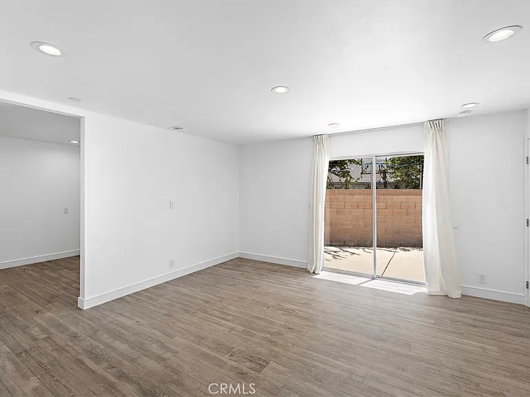 822 E Borchard Ave — Photo 8