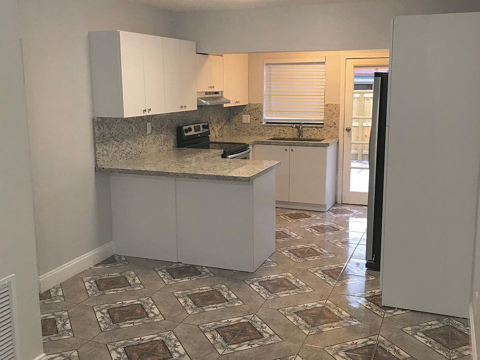 1st image of 2941 Bird Ave #2941