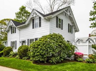 45 Central St, Narragansett, RI 02882