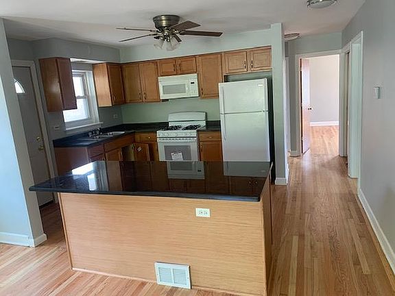 3rd image of 8056 Knox Ave Unit 2