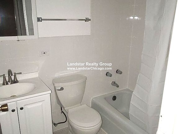 5th image of 2828 N Cambridge Ave #215