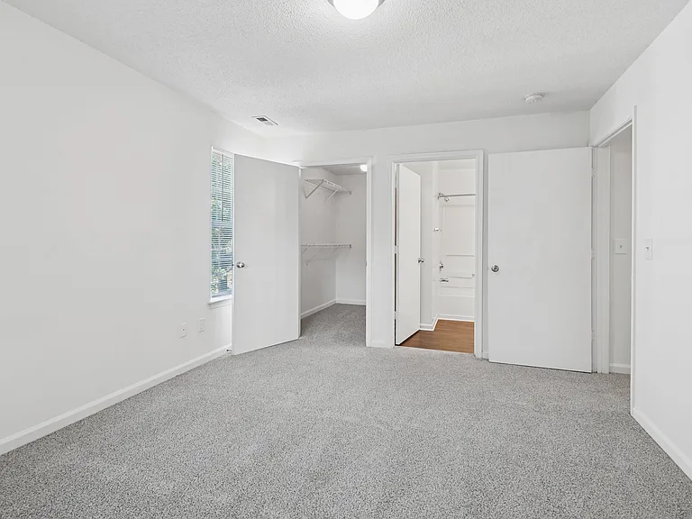 Stonegate Apartments — Photo 19