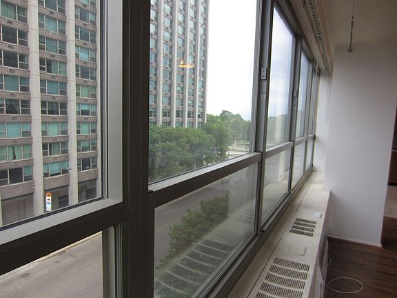 4th image of 3550 N Lake Shore Dr APT 526