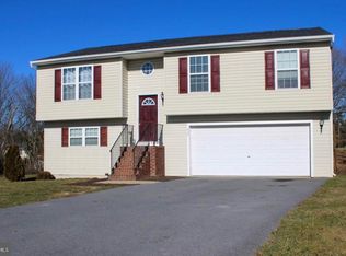 636 Ford Cir, Inwood, WV 25428