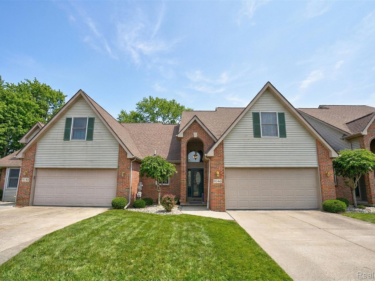 9346 Golfcrest Cir