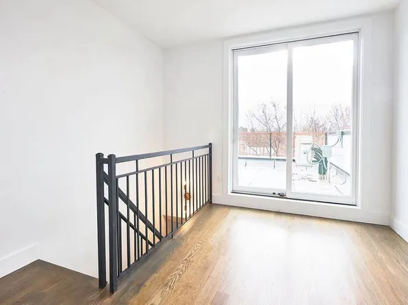 554 Gates Avenue image 8 of 21