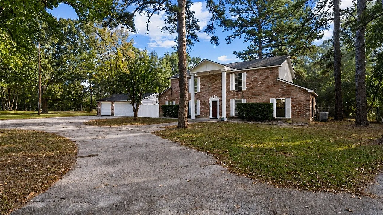 5 bed, 3000 sqft, $3,195 — Photo 1