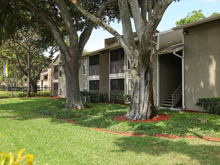 Legend Oaks — Photo 23
