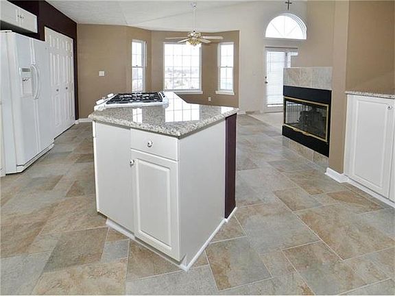 4th image of 10 Penntowne Dr