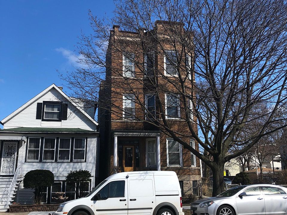 1st image of 3305 N Whipple St #3