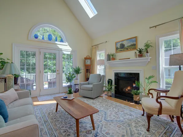 471 Heritage Ct, Charlottesville, VA 22903