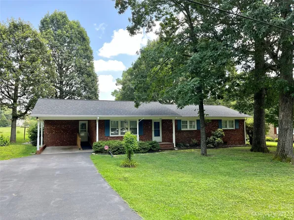 5869 Circlewood Dr, Kannapolis, NC 28081