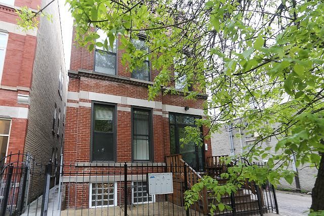 1st image of 1116 N Hermitage Ave APT 02F