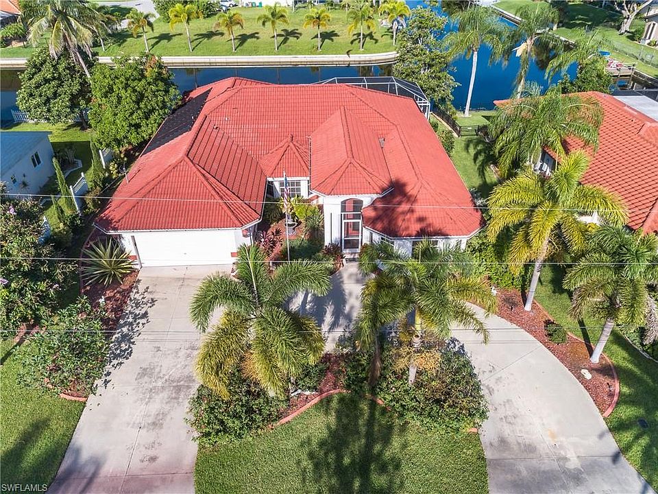 1st image of 512 SE 20th Pl