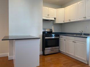 47-16 11th St #2A, Long Island City, NY 11101