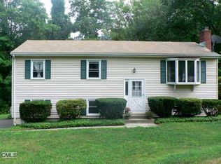 12 Saddle Rock Rd, Danbury, CT 06811