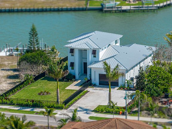 4th image of 1373 N Collier Blvd