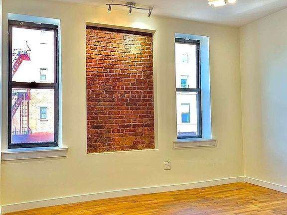 2nd image of 1151 Pacific St #2D