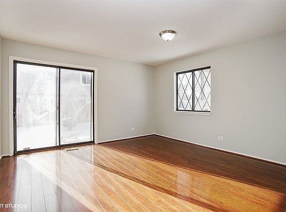 4th image of 2103 N Williamsburg Dr