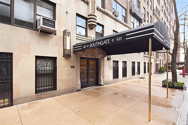 Sold by Warburg | media 12