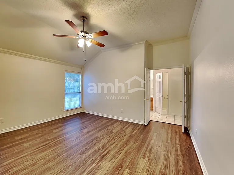 4709 Shadow Crest Dr — Photo 12