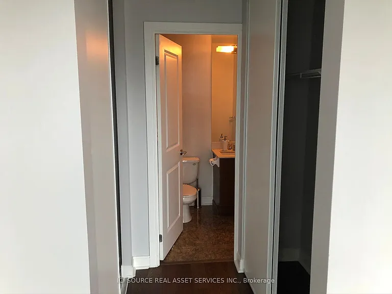 18 Yorkville Ave #2105 — Photo 5