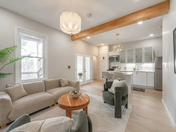 104 Thorndike St APT 1, Cambridge, MA 02141