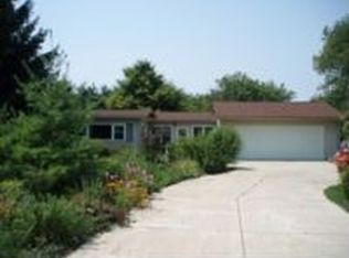 2257 Bluebush Rd, Monroe, MI 48162