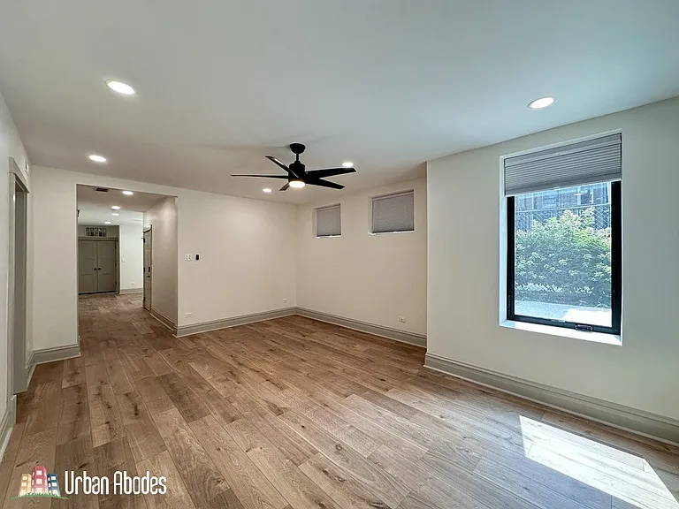 1933 N Fairfield Ave — Photo 8