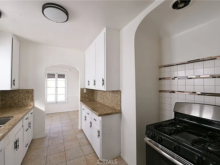 915 S Le Doux Rd — Photo 10