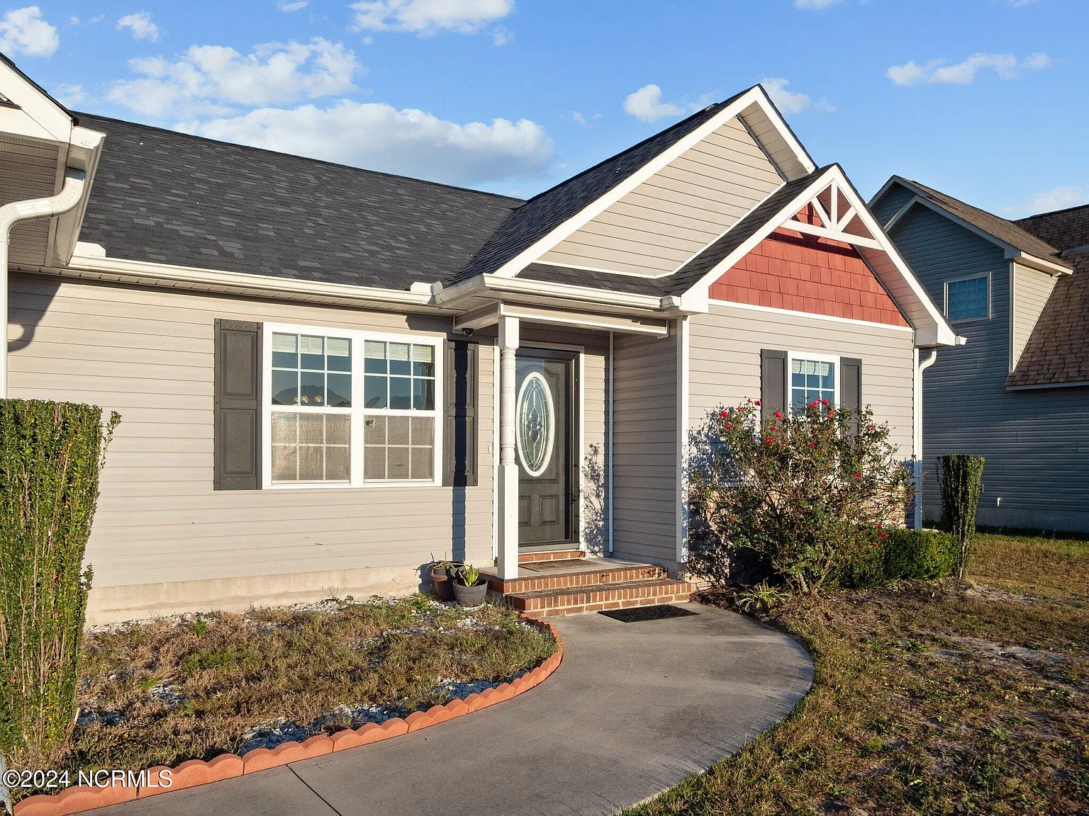 3 bed, 2.0 bath, $1,700 — Photo 2