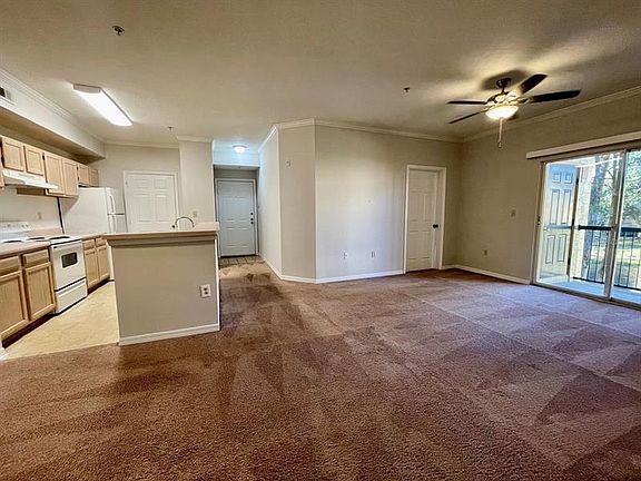 3rd image of 5608 Pinnacle Heights Cir APT 207