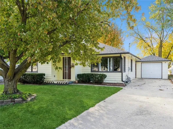 1103 N 5th Ave E, Newton, IA 50208