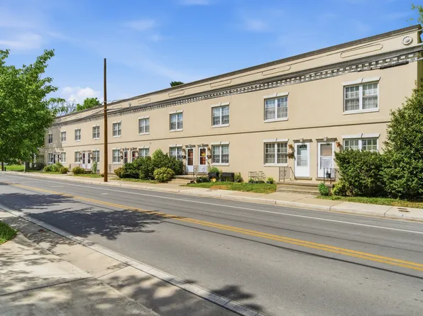 714 Woodstock Ln, Winchester, VA 22601