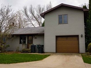 6542 Kelly Ln, Winneconne, WI 54986