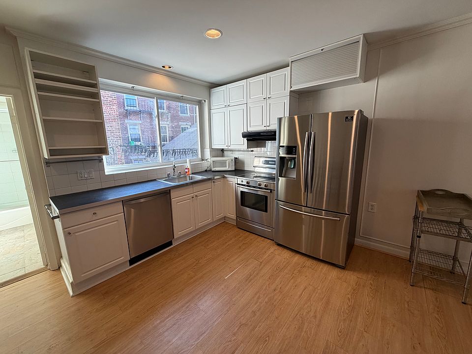 1st image of 19 Salutation St APT 32