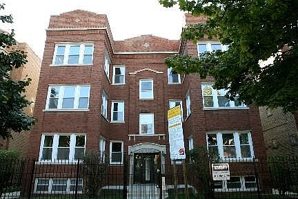 1st image of 4920 N Saint Louis Ave APT 1