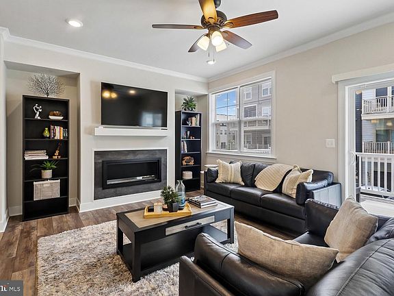 4th image of 139 Dickenson Dr