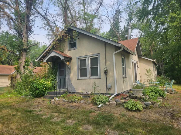 835 W 2nd St, Rush City, MN 55069