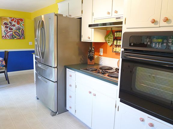 3rd image of 2935 NW Satinwood St