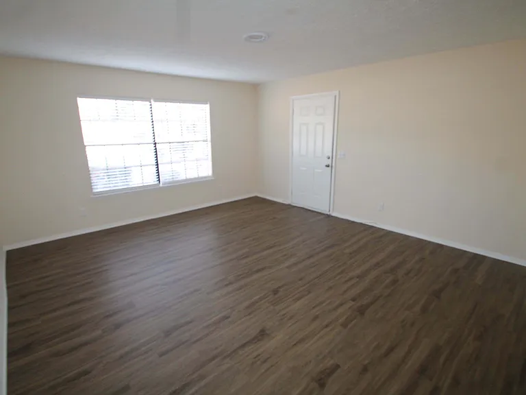 425 Tibet Ave #H — Photo 4