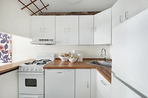 Sold by Compass | media 5