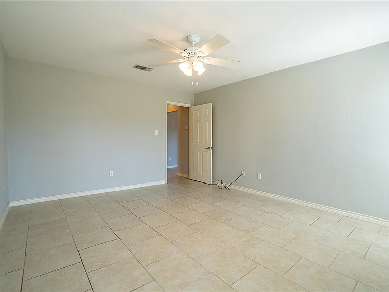 140 Lakewood Dr — Photo 25