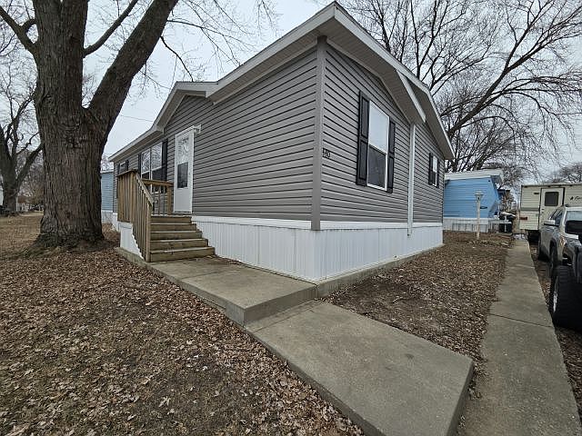 1st image of 440 Warbler Ln #440