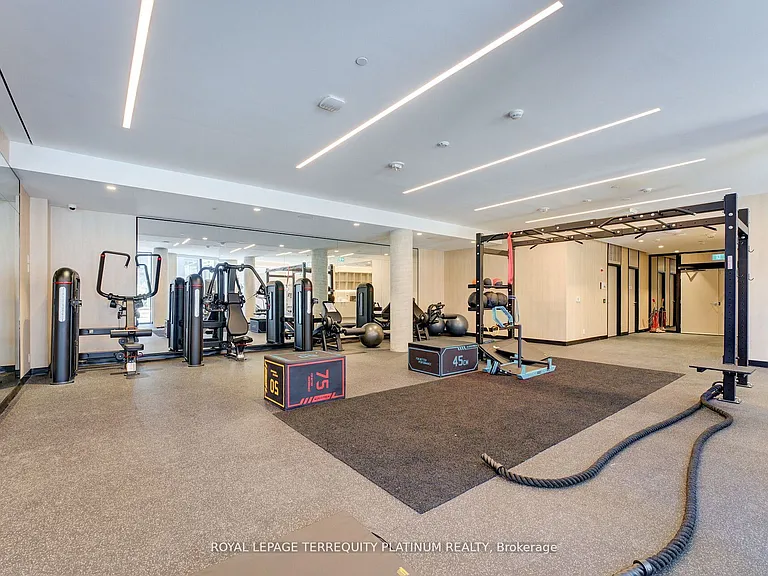 2020 Bathurst St #725 — Photo 11