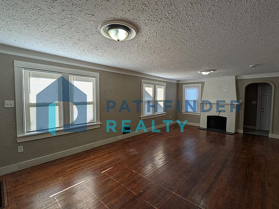3rd image of 415 W Siebenthaler Ave