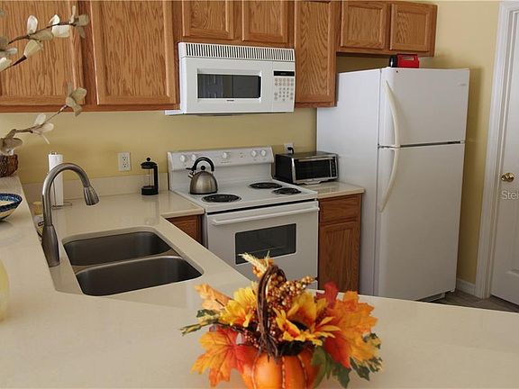 4th image of 210 Pine Bluff Ave #210